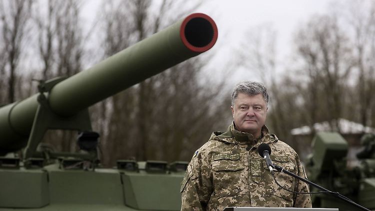 Ukraines Präsident Poroschenko. Der Krieg im Osten der Ukraine fördert eine zunehmende Zahl pathologischer Entwicklungen etwa in der ukrainischen Bildungs-, Sprachen- und Erinnerungspolitik", kritisiert Andreas Umland.