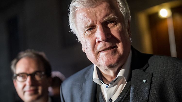 Horst Seehofer sieht noch "schwierige Felder" bei den Jamaika-Sondierungen.