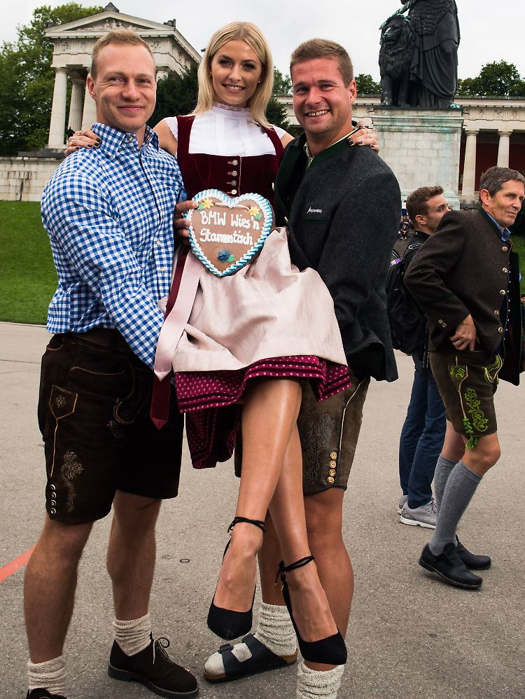 Was Lena Gerke aufs Foto kommt, wissen wir nicht. Aber links, das ist Francesco Friedrich. Und rechts steht Johannes Lochne.