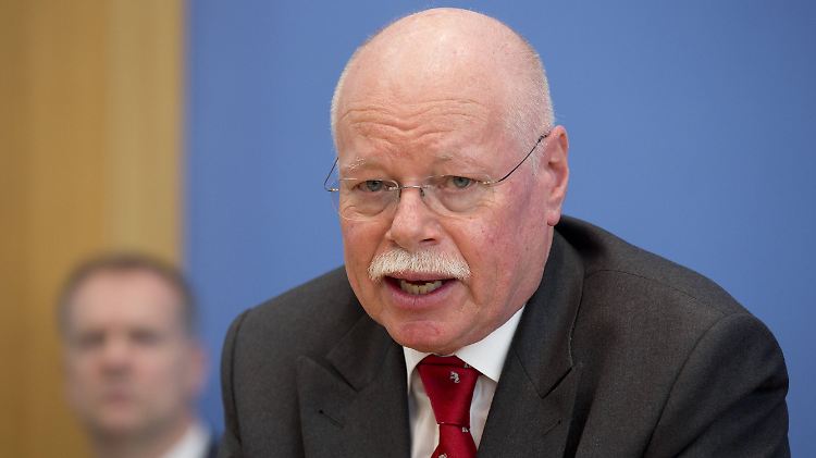 Bremens Innensenator Ulrich Mäurer erhebt nach der verpassten Abschiebung schwere Vorwürfe gegen die Bundesregierung.
