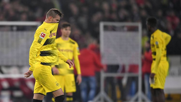 Dortmunds Yarmolenko beim Versuch, sich zu verkriechen.