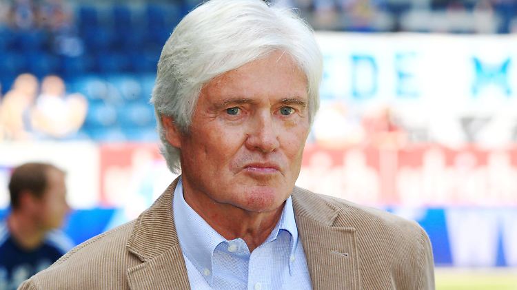 Der ehemalige Fußballspieler und -trainer Friedel Rausch ist im Alter von 77 Jahren gestorben.