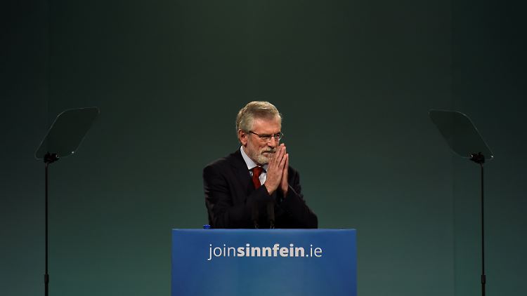 Gerry Adams wird die Partei in der kommenden Jahr nicht mehr führen, verkündete er.