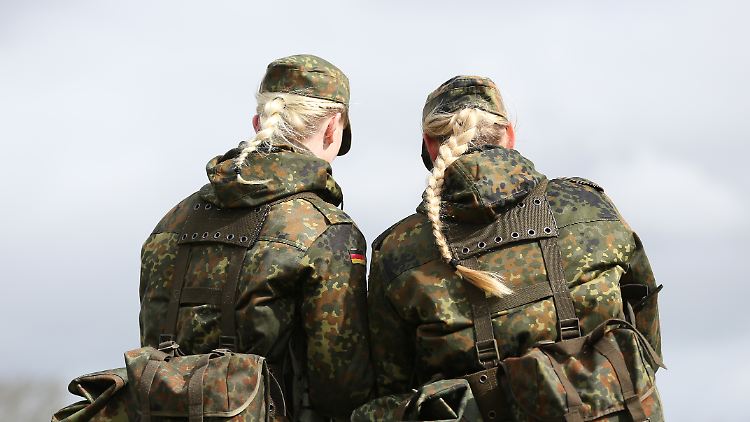 Ein Klima, in dem sich jeder traut, Unrecht zu melden, will Verteidigungsministerin von der Leyen schaffen.