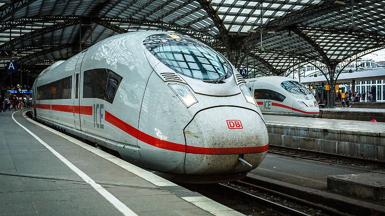 Immer mehr Passagiere fahren mit der Bahn, statt zu fliegen. 