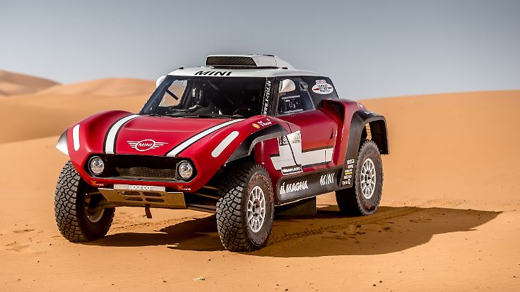 Heckgetrieben soll der John Cooper Works Buggy die 9000 Kilometer der 40. Auflage der Dakar bewältigen.