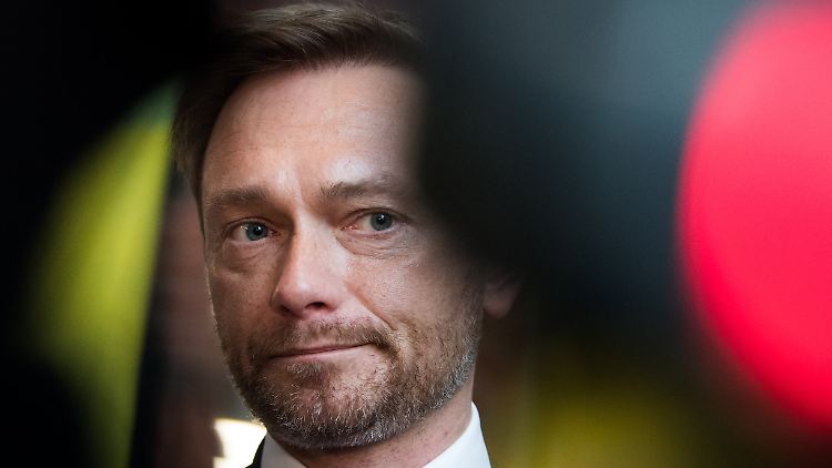 Christian Lindner verteidigt den Abbruch der Jamaika-Sondierungen durch die FDP.
