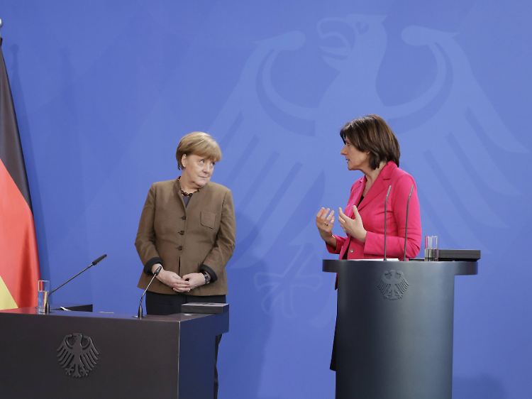 Bundeskanzlerin Angela Merkel und die die rheinland-pfälzische Ministerpräsidentin Malu Dreyer bei einer Veranstaltung im Februar.