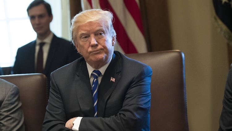 "Das hätte längst geschehen müssen, vor Jahren", sagte Trump.