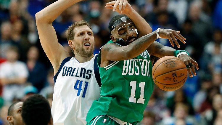 Dirk Nowitzki und seine "Mavs" setzten den Boston Celtics um Superstar Kyrie Irving lange hart zu.