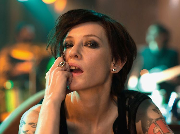 Dass Cate Blanchett als Schauspielerin so bekannt ist, hat es Rosefeldt nicht unbedingt leichter gemacht.