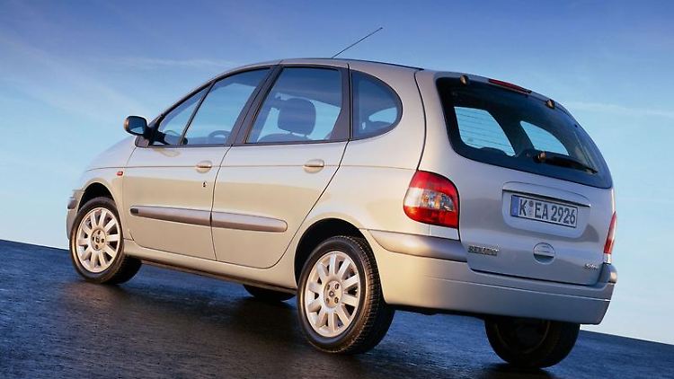 Der Renault Scénic gilt als einer der ersten Kompaktvans. Die erste Generation hatte einige Macken, mit der hier gezeigten zweiten ging es bergauf.