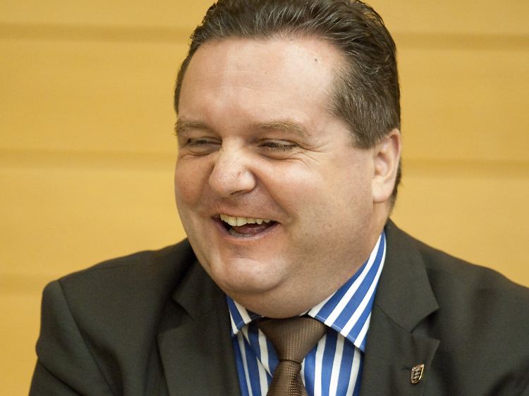 Will Geißlers Spruch akzeptieren - wenn er nicht das Projekt-Aus bedeute: Baden-Württembergs Ministerpräsident Mappus.