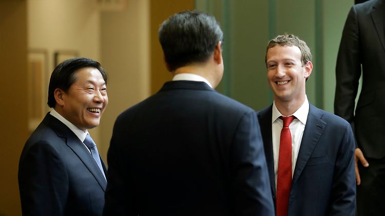 Lu Wei (l.) bei einem Treffen mit Staatschef Xi Jinping und Facebook-Gründer Mark Zuckerberg.