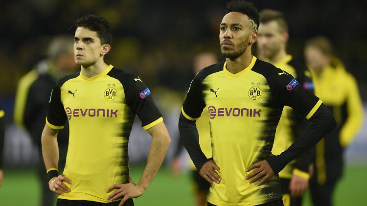 Frohsinn im Westfalenstadion: Marc Bartra und Pierre Emerick Aubameyang.