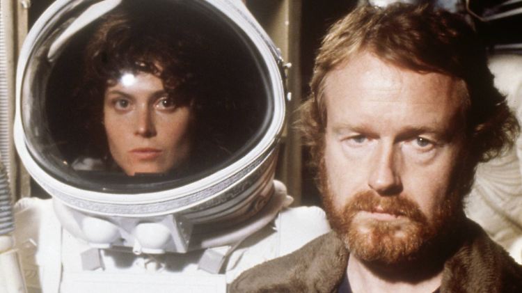 Ridley Scott mit Hauptdarstellerin Sigourney Weaver am Set von "Alien".