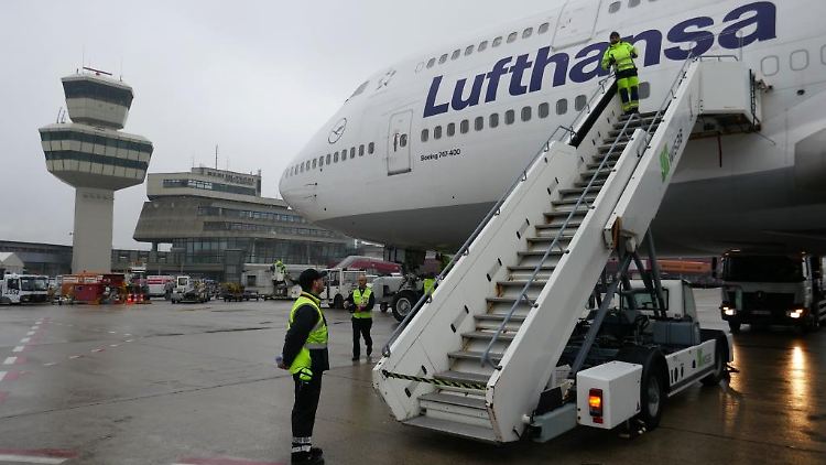 Ein Jumbojet am Flughafen Berlin-Tegel.
