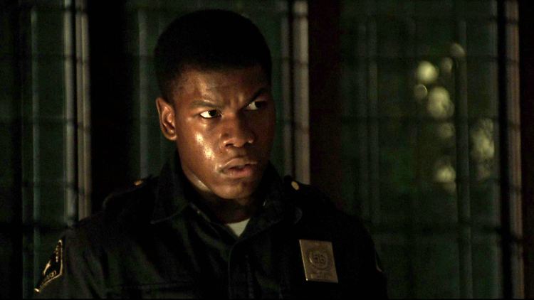 Wachmann Melvin Dismukes (John Boyega) fällt in der Geschichte eine Schlüsselrolle zu.