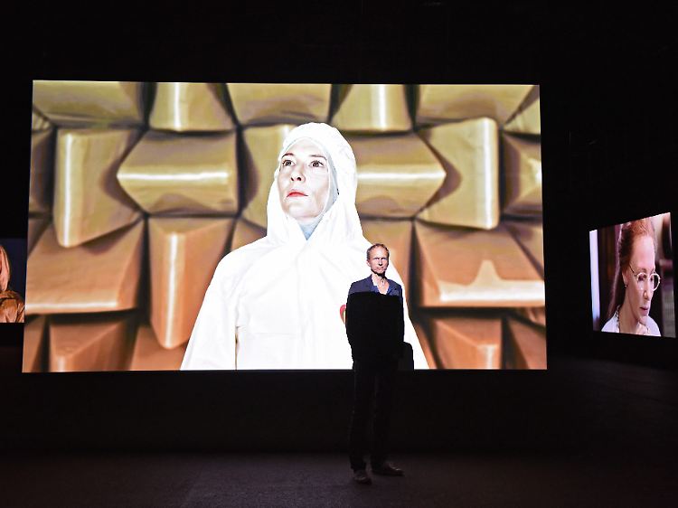 Zunächst war "Manifesto" als Multikanalinstallation zu sehen. Nun kommt die Arbeit als Film ins Kino.