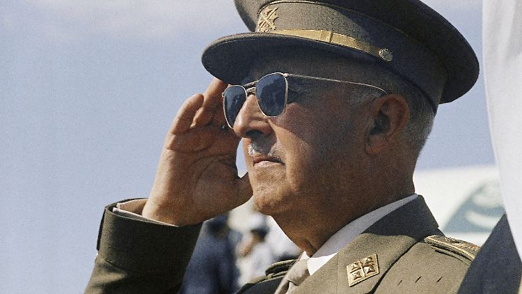 Francisco Franco in Madrid 1966: Seine Tochter Carmen hält sein Erbe in Ehren. 
