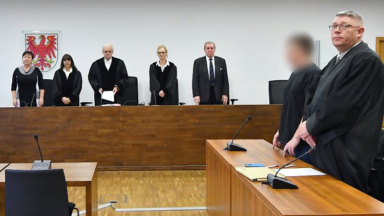 Der Angeklagte wollte nach Meinung des Gerichts seinen Vater mit der Tag stolz machen.