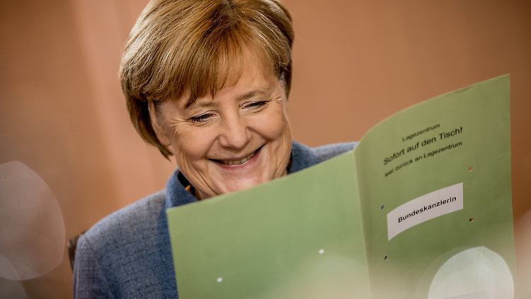 Kanzlerin Angela Merkel muss jetzt erst einmal nur warten, bis sich die anderen bewegen.