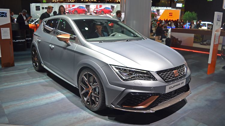 Bereist auf der IAA in Frankfurt wurde der Seat Leon Cupra R vorgestellt.