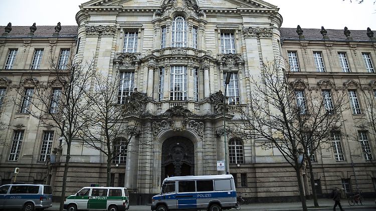 Das Berliner Landgericht schickt den heute 47-Jährigen hinter Gitter.