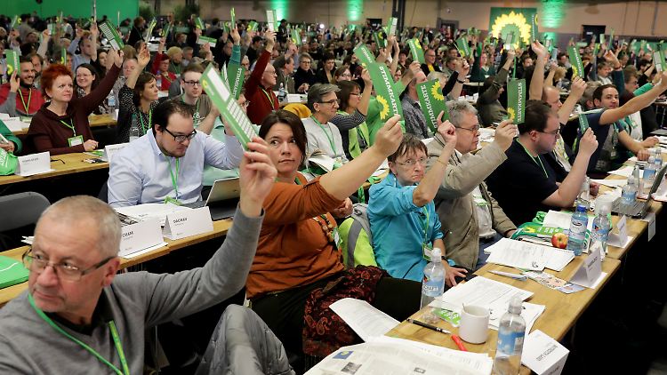 Abstimmung beim Parteitag in Berlin: Schwarz-Grün bleibt weiter eine Möglichkeit.