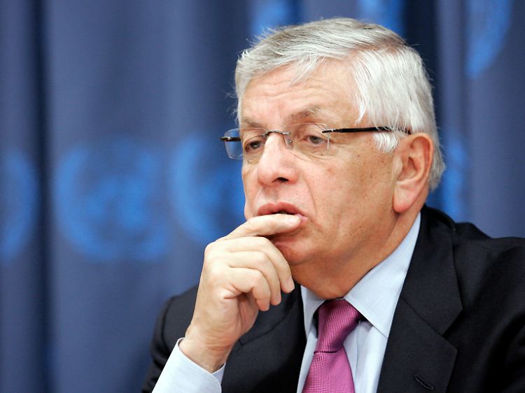 NBA-Commissioner David Stern möchte, dass die Liga 800 Millionen Dollar an Gehalt spart.