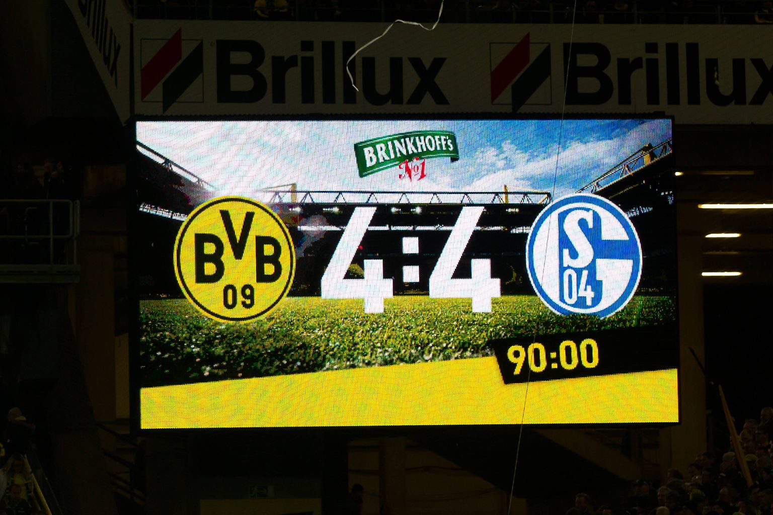 Die Schalker begnügen sich in aller Bescheidenheit mit einem Remis beim BVB.