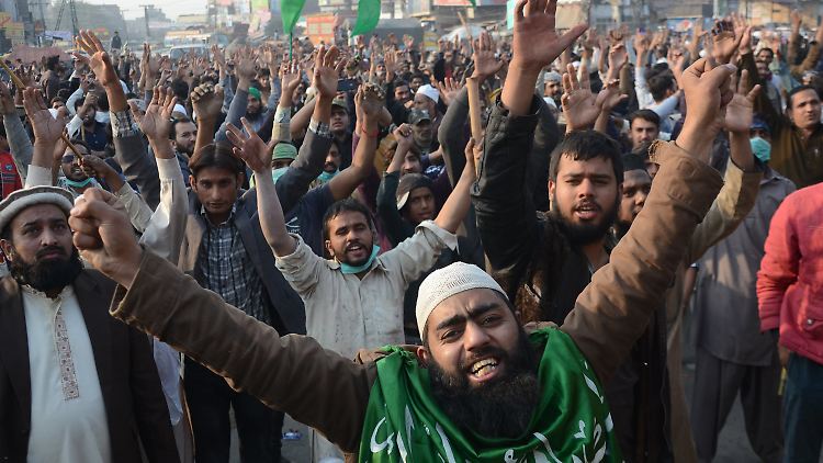 "Wir haben gewonnen" - Demonstranten in Islamabad feiern das Ende der Proteste.
