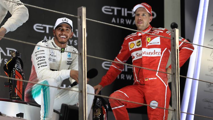 Im nächsten Jahr fahren sie dann wieder im Kreis: Weltmeister Lewis Hamilton und sein Rivale Sebastian Vettel.