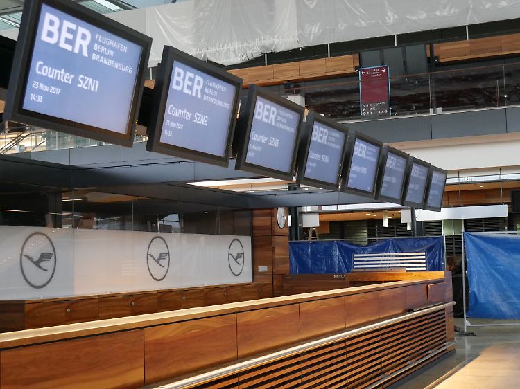 Flugziele sind hier noch keine angezeigt, aber zumindest funktionieren die Monitore.