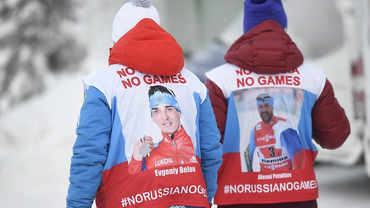 Am Rande des Langlaufweltcups im finnischen Ruka protestieren russische Fans gegen den Olmypia-Ausschluss ihrer Sportler.