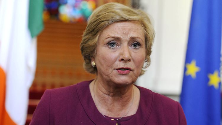 Seit Tagen wurde die irische Vize-Regierungschefin Frances Fitzgerald gedrängt, zurückzutreten. Nun hat sie sich offenbar dazu bereit erklärt.