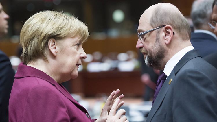 Bald in einer Großen Koalition verbunden? Merkel und Schulz im Dezember 2016 in Brüssel.