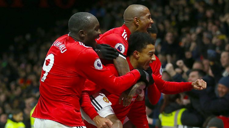 Jubel, Trubel, Heiterkeit: Manchesters Jesse Lingard lässt sich für seinen Treffer zum 4:2 feiern. 