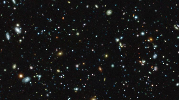 So sieht es aus, wenn Spektrograph Muse einen Blick auf das "Hubble Ultra Deep Field" wirft. Das Instrument lieferte Informationen über 1600 Galaxien - und fand 72 neue.