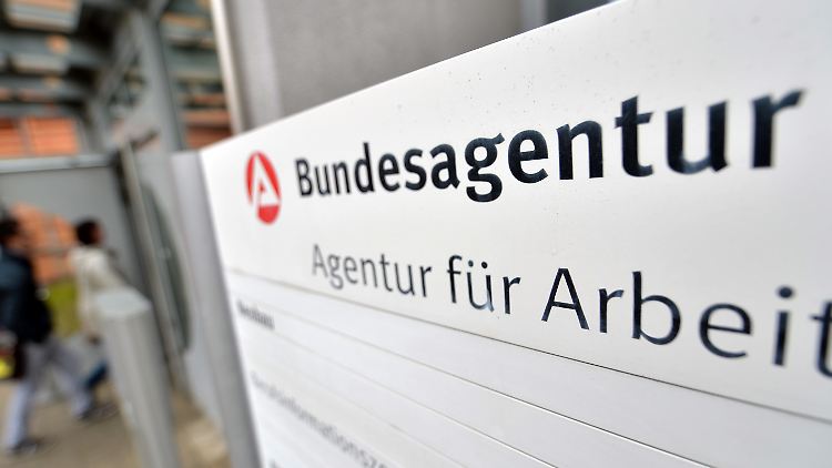 Weniger Arbeitslose gab es zuletzt im November 1991.