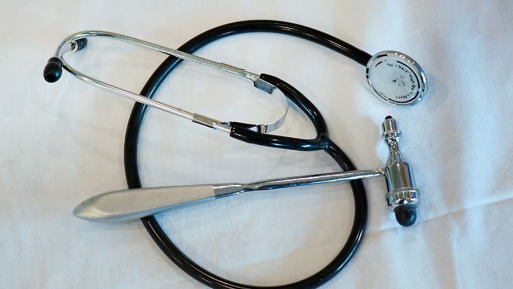 Der Arzt soll weiter Privat- und Kassenpatienten vor sich haben.