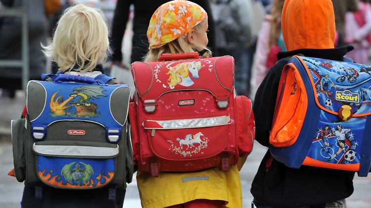 Nach der Verletzung mehrerer Grundschüler ermittelt die Polizei gegen eine Lehrerin.