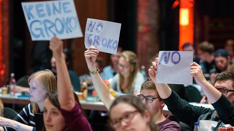 Vor einer Woche in Saarbrücken zeigten die Jusos Martin Schulz, was sie von einer Großen Koalition halten.