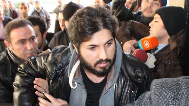 Der 34-jährige Zarrab hatte bei dem brisanten Prozess eigentlich selbst auf der Anklagebank sitzen sollen, sich dann aber schuldig bekannt.