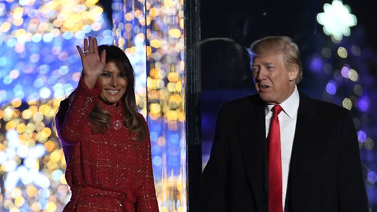 Am Donnerstag weihten Donald Trump und seine Frau den "nationalen Weihnachtsbaum" vor dem Weißen Haus ein.