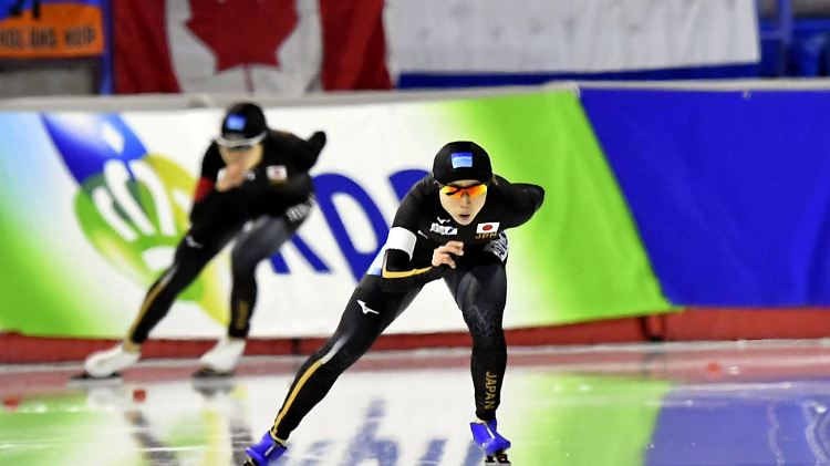 Die Japanerinnen Miho Takagi (R) and Fuyo Matsuoka - hier auf der Distanz über 3000 Meter.
