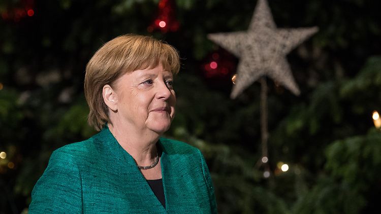 Am vergangenen Donnerstag wurde im Kanzleramt ein Weihnachtsbaum aufgestellt.