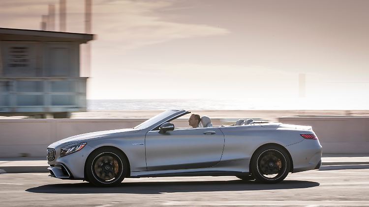 Böllernder V8, offenes Verdeck - mit dem Mercedes-AMG S63 ist man auch in Malibu richtig angezogen.
