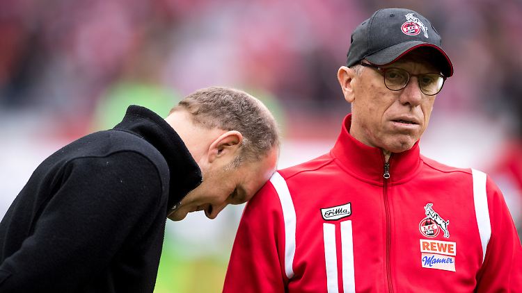Sie müssen sich nun nicht mehr ihre Köpfe zerbrechen: Jörg Schmadtke und Peter Stöger.