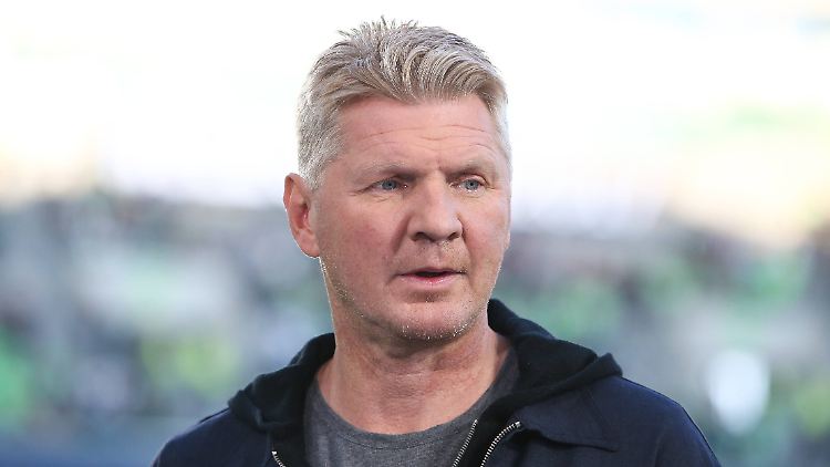 Stefan Effenberg ist mit den Aussagen von Lothar Matthäus zu Per Mertesacker nicht einverstanden.